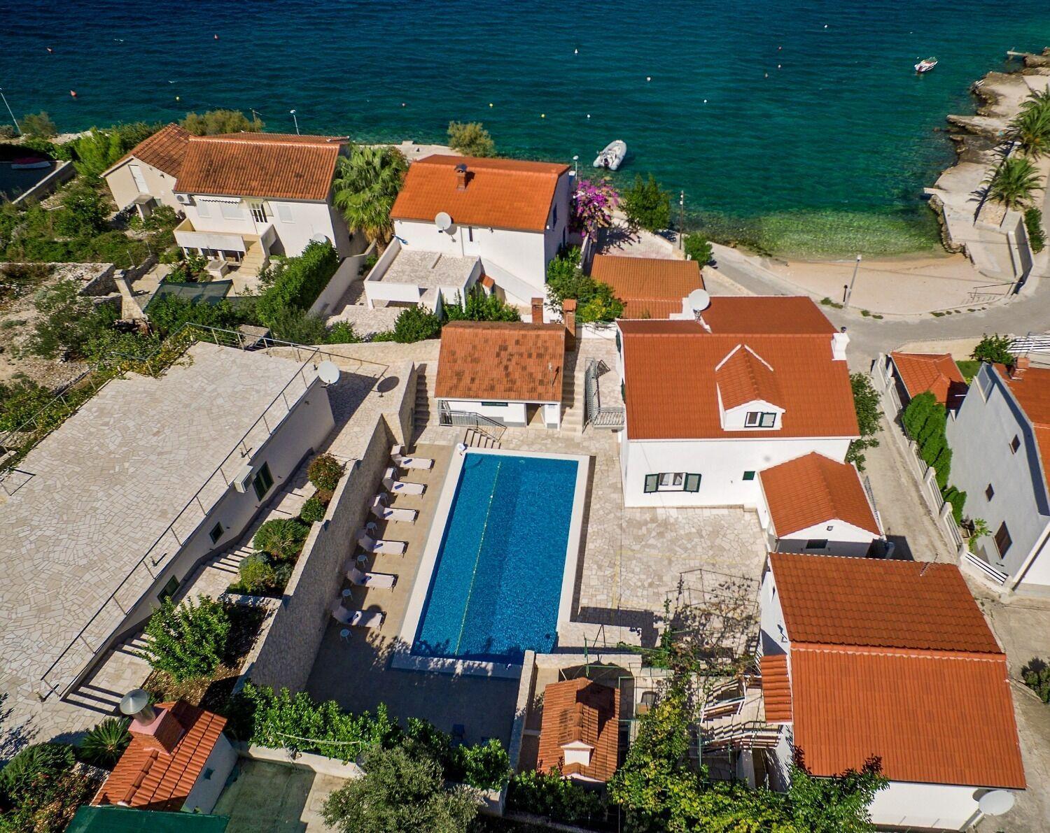 Apartments Bisernica-With Pool Razanj Exterior photo