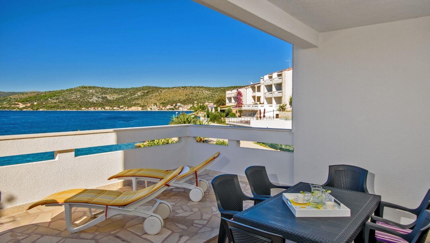 Apartments Bisernica-With Pool Razanj Exterior photo